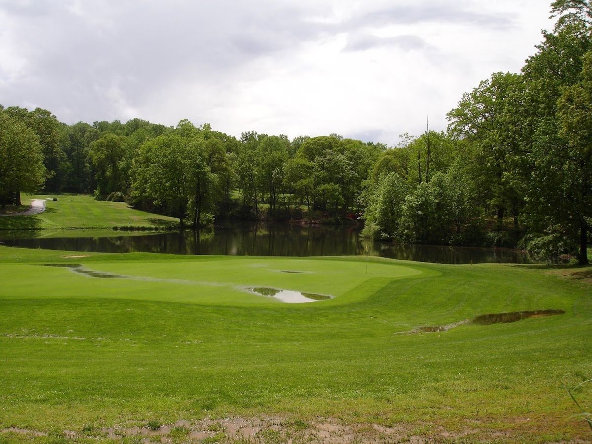 Bay Hills Golf Club golf course