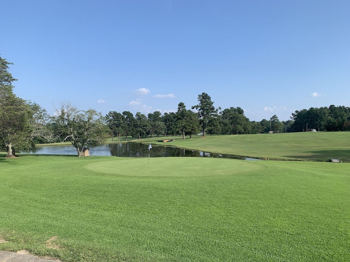 Crewe Country Club golf course