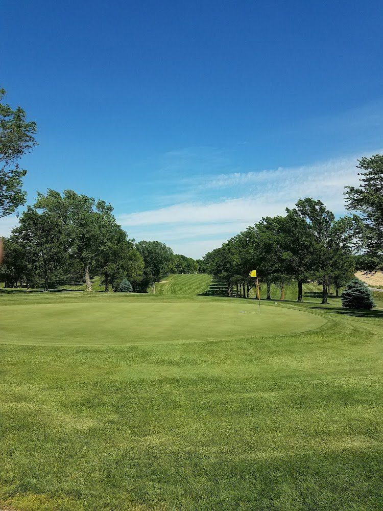Hilltop Country Club golf course