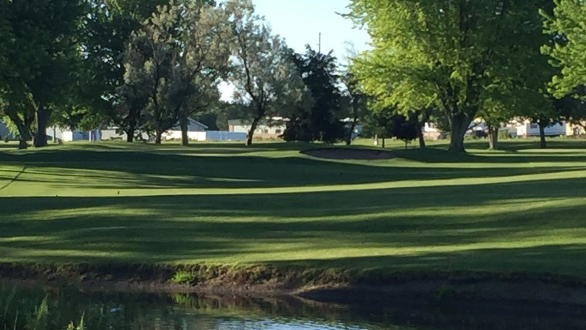 Holdrege Country Club golf course