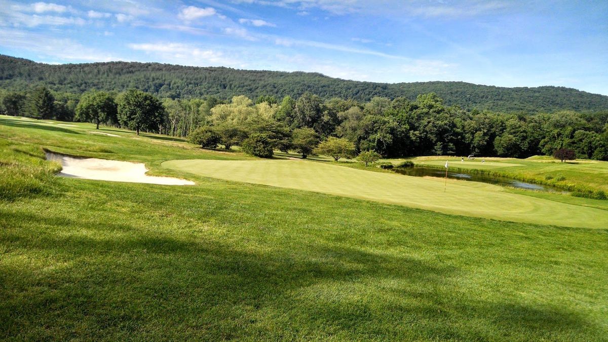 Paramount Country Club golf course