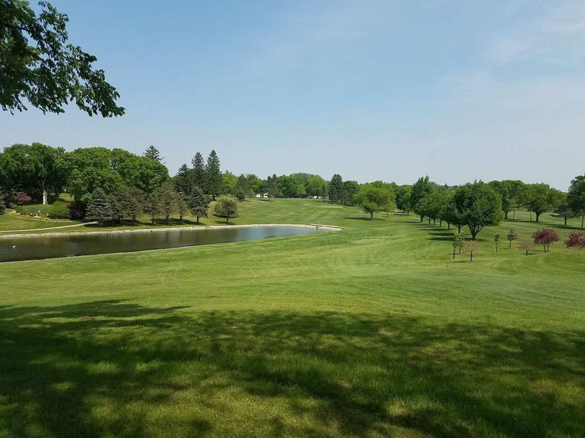 Round Grove Golf & Country Club golf course