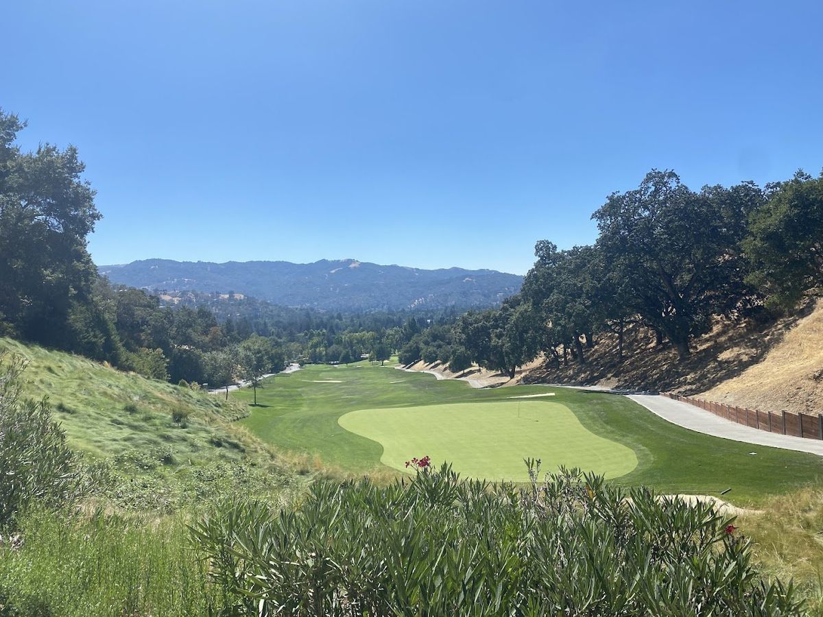 Round Hill Country Club golf course