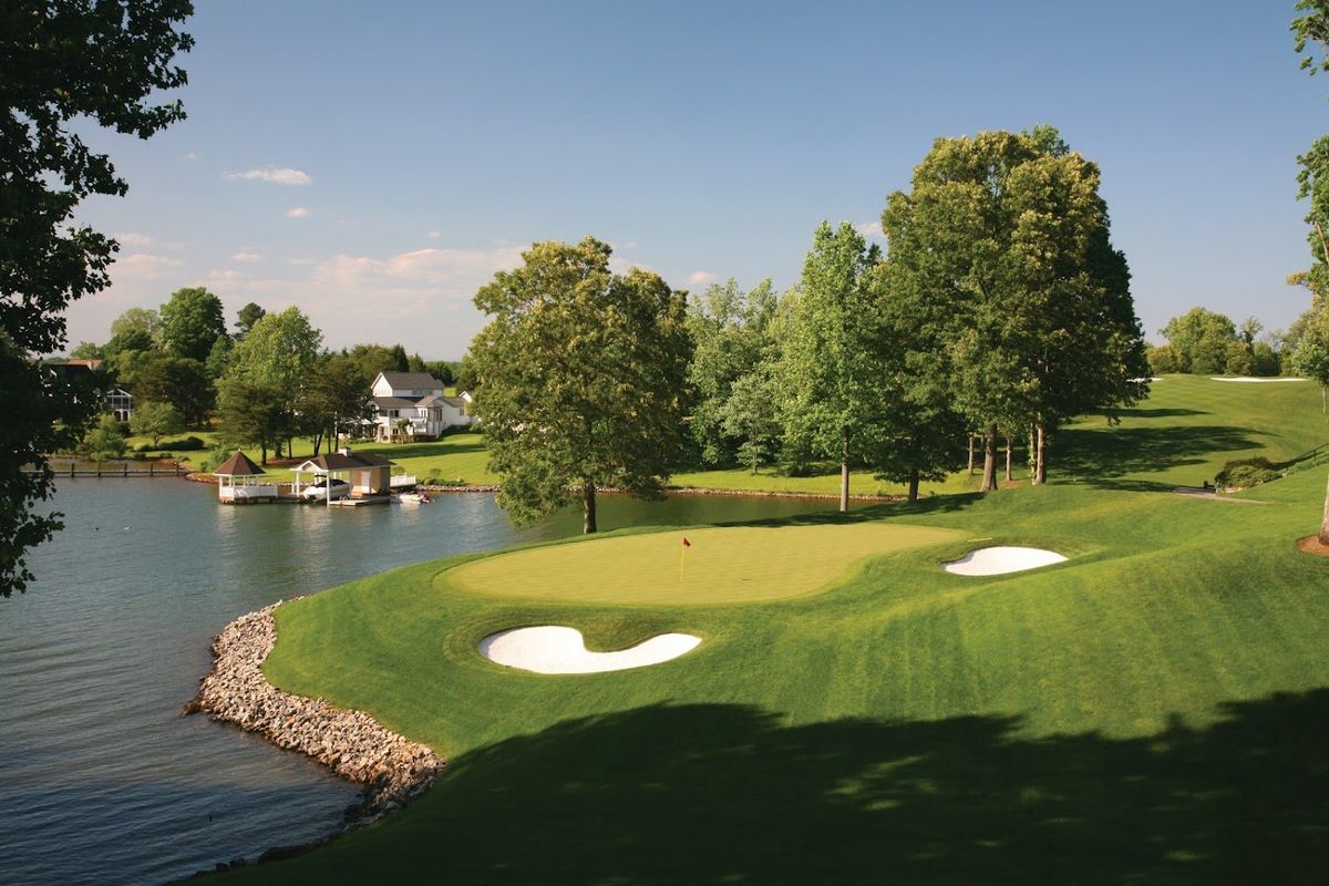 The Water's Edge Country Club golf course