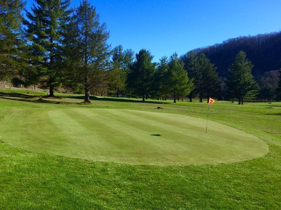 Willow Wood Country Club golf course